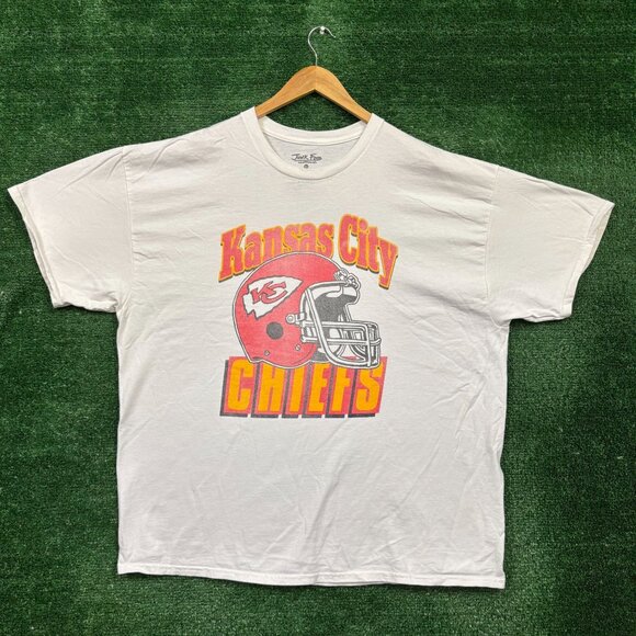 Kansas City Chiefs Helmet T-Shirt Size Extra Large - Picture 1 of 4